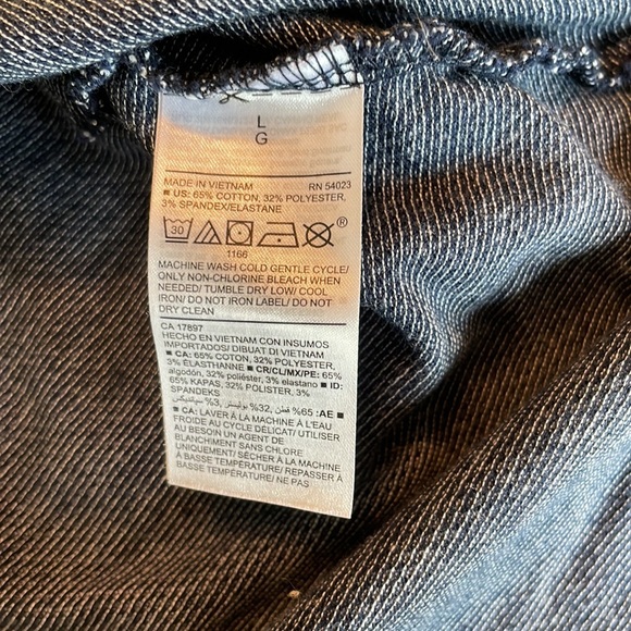 Old Navy Built In Flex Polo, Size L - Picture 5 of 5